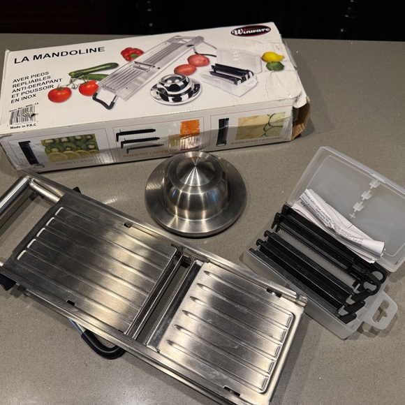 Winware Stainless Steel Mandoline Slicer with Black Accessories - Picture 2 of 3